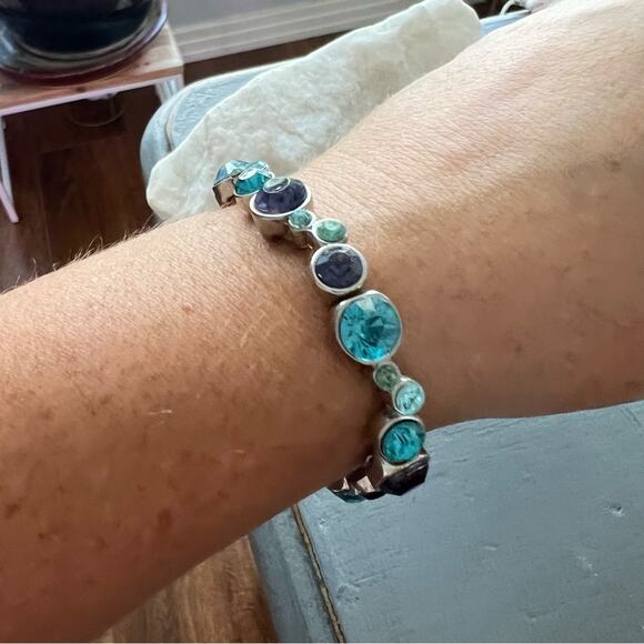 Sabika Like Stretch Bracelet - Picture 3 of 5